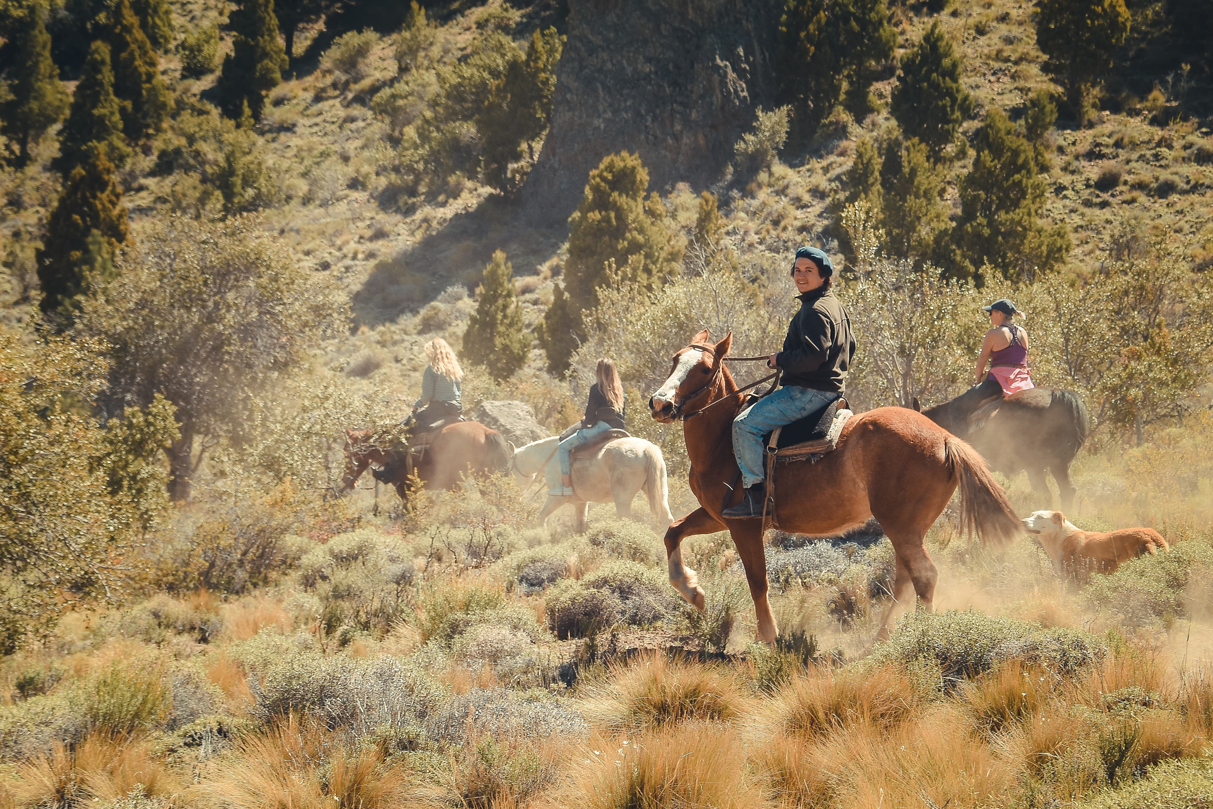 Cabalgata Patagónica con Desayuno Criollo y Asado de Campo